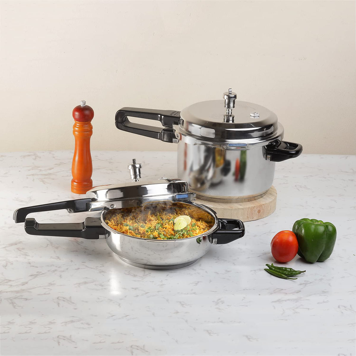 Stainless Steel Pressure Cooker, Outer Lid, 3 Litre U517