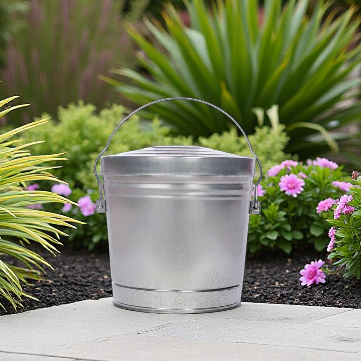 6-Gallon Galvanized Steel Storage Can with Locking Lid J102